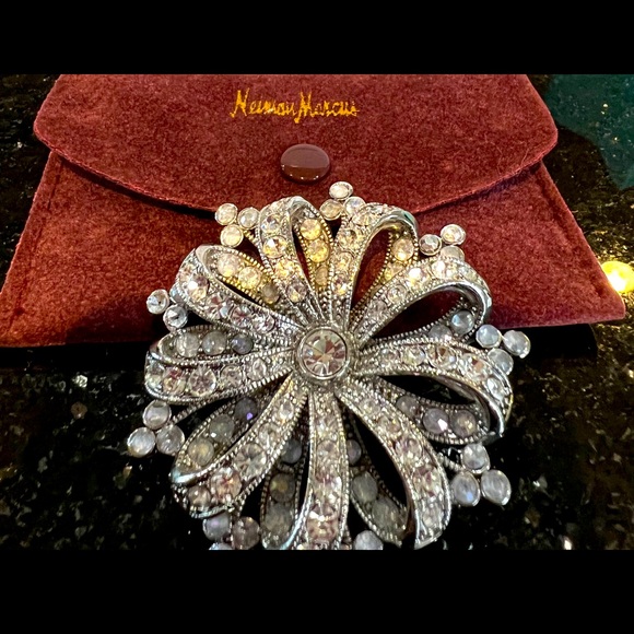 Vintage Designer Brooch - Picture 2 of 11